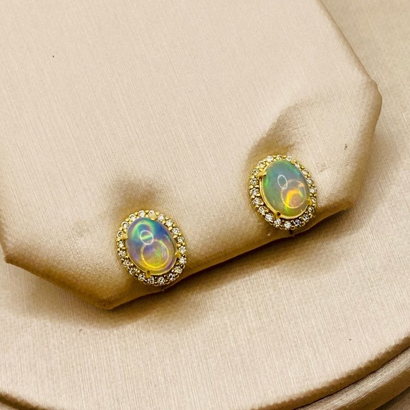 EUC 18k Yellow Gold Oval Opal Stud Earrings w/ Diamond Halo - Picture 1 of 15